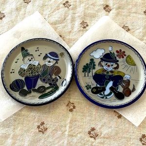 Handarbeit pottery decorative plates with cute clowns